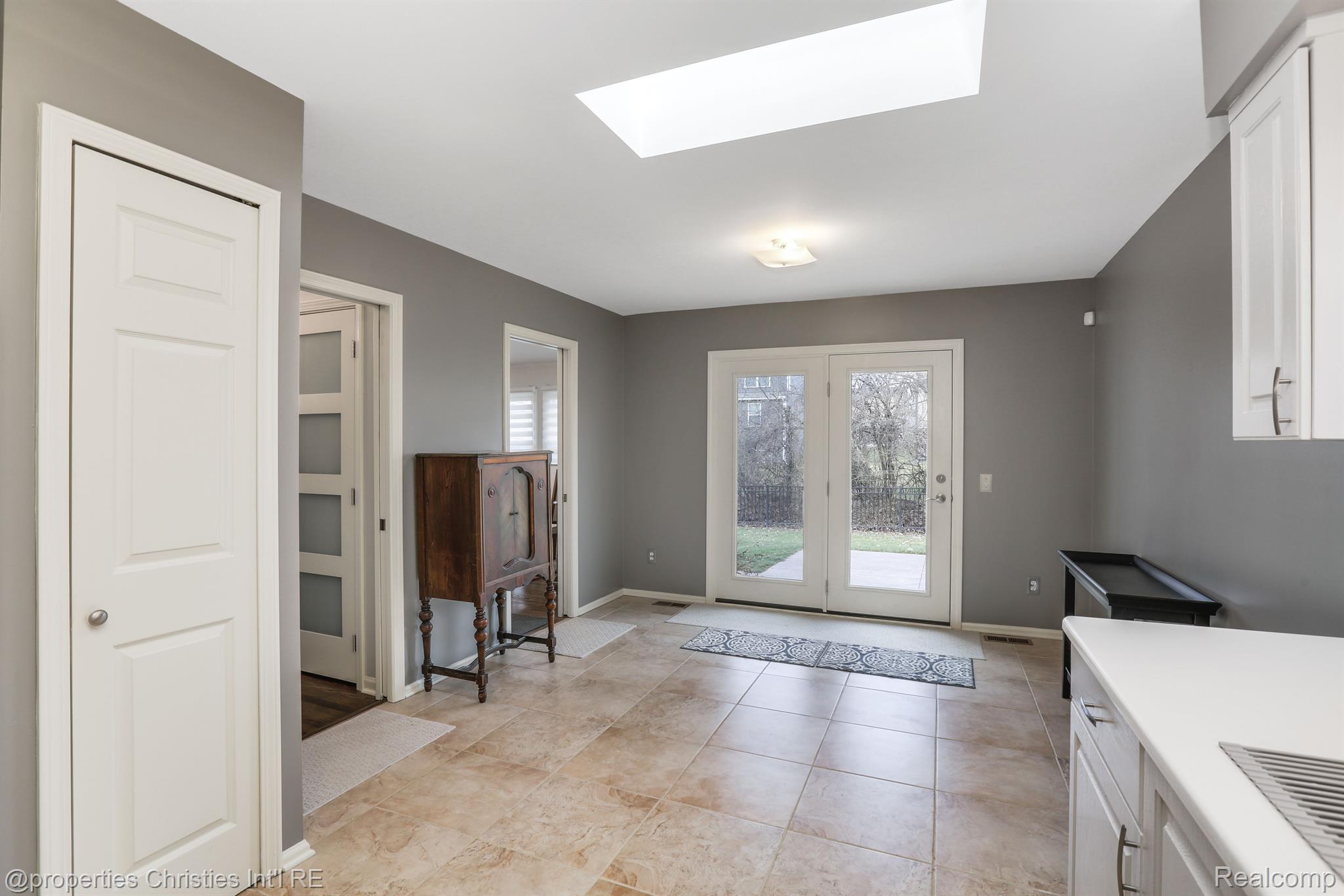 24411 RIDGEVIEW Drive