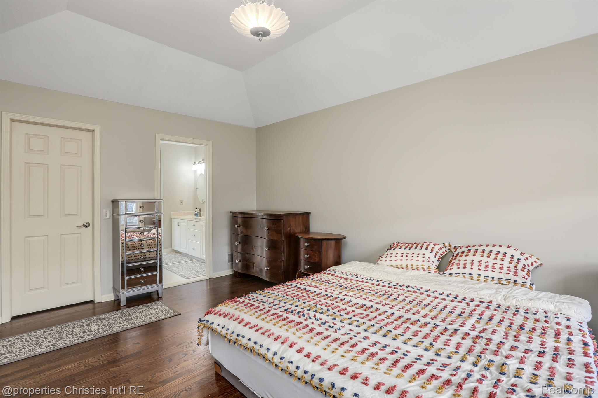 24411 RIDGEVIEW Drive