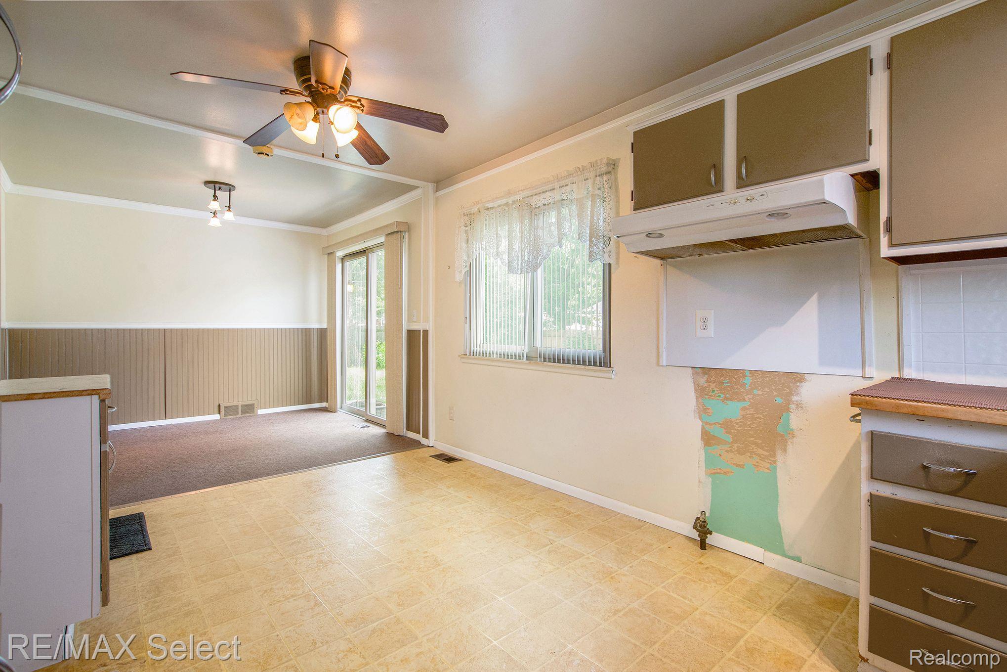 1179 LAUREL Court