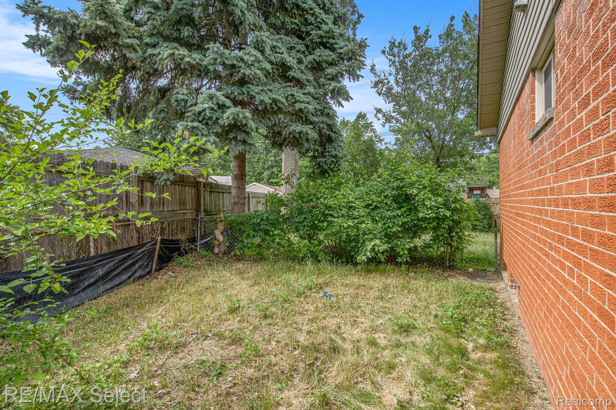 1179 LAUREL Court