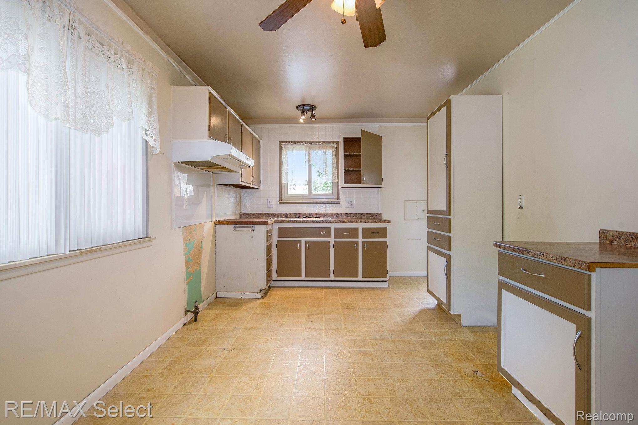 1179 LAUREL Court