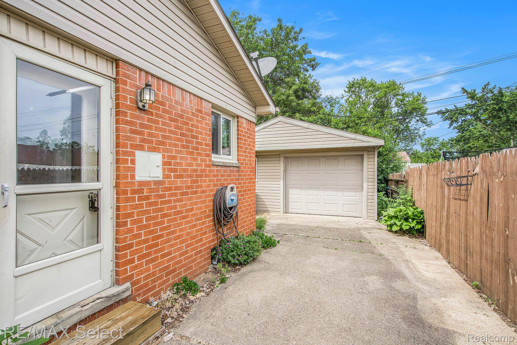 1179 LAUREL Court
