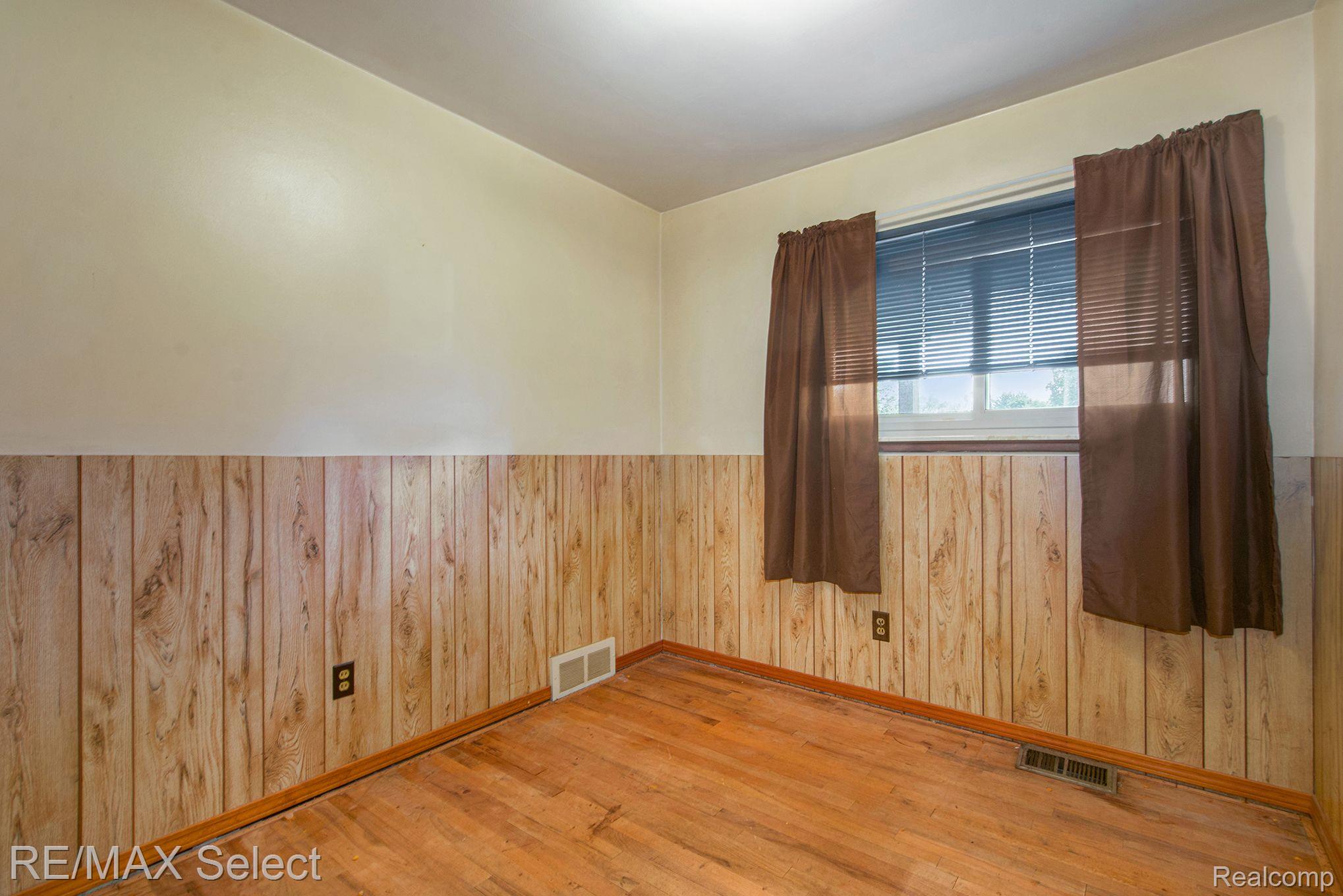 1179 LAUREL Court