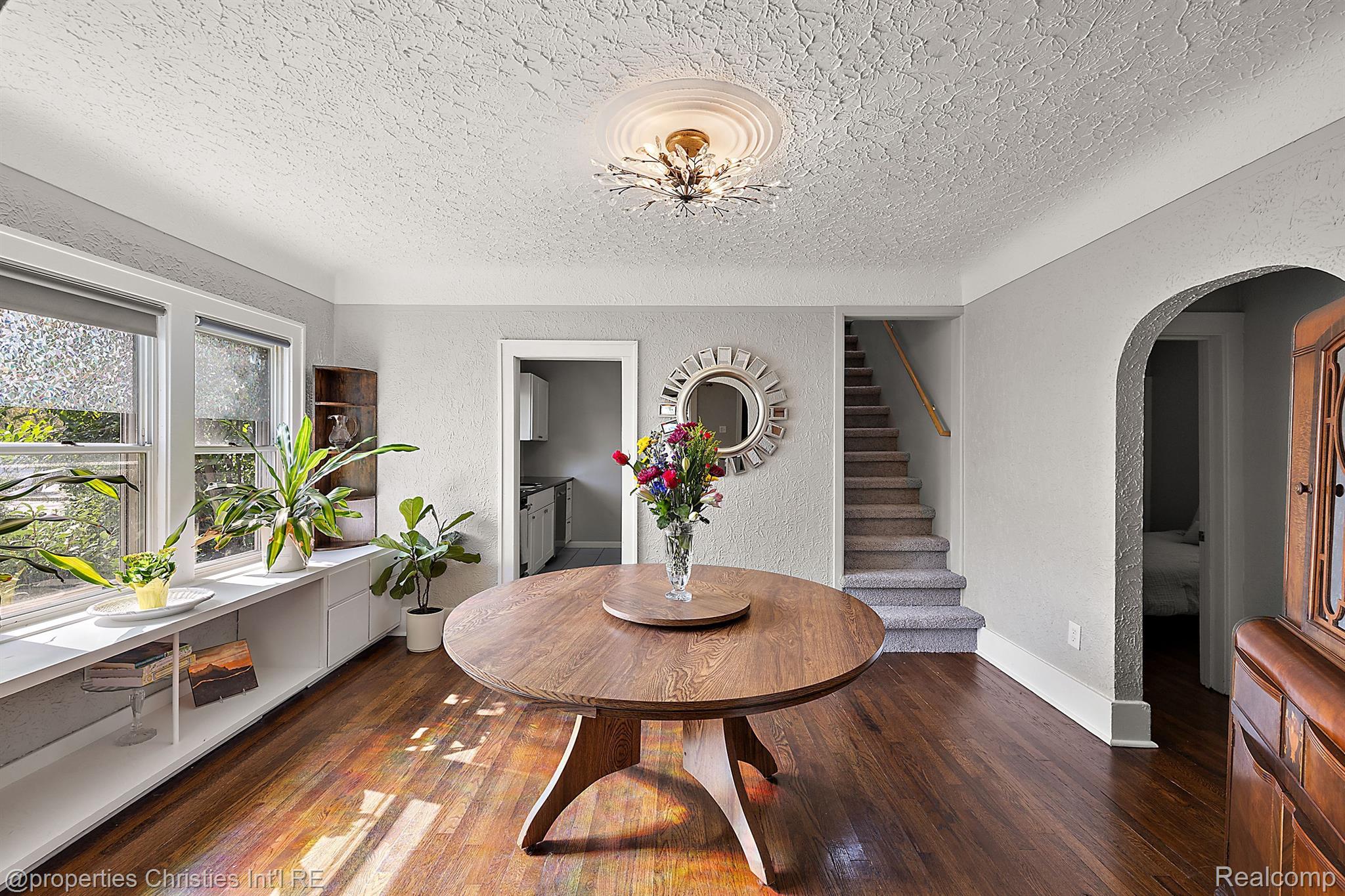 27 NAKOTA Street