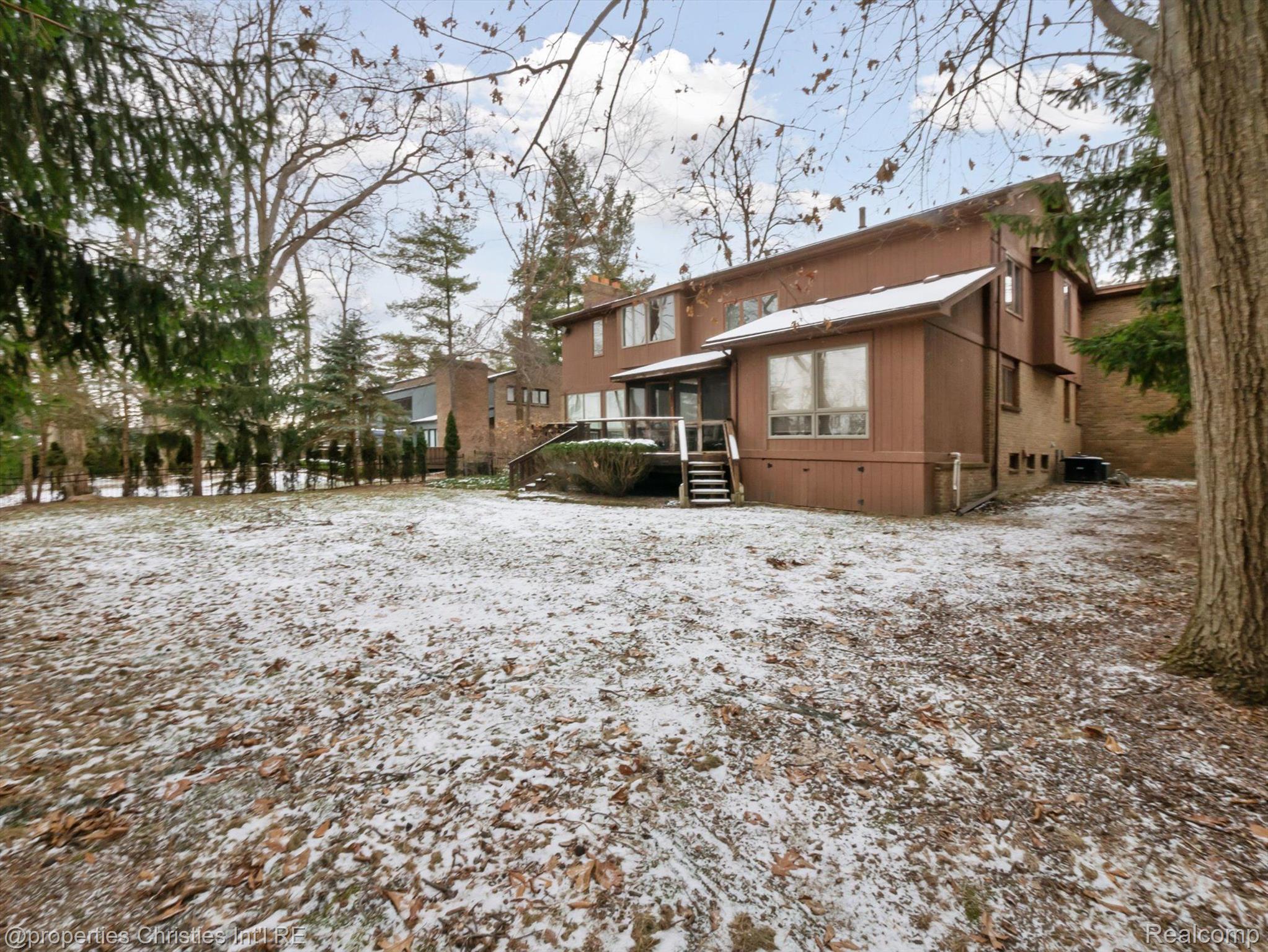 2221 BLOOMFIELD WOODS Court