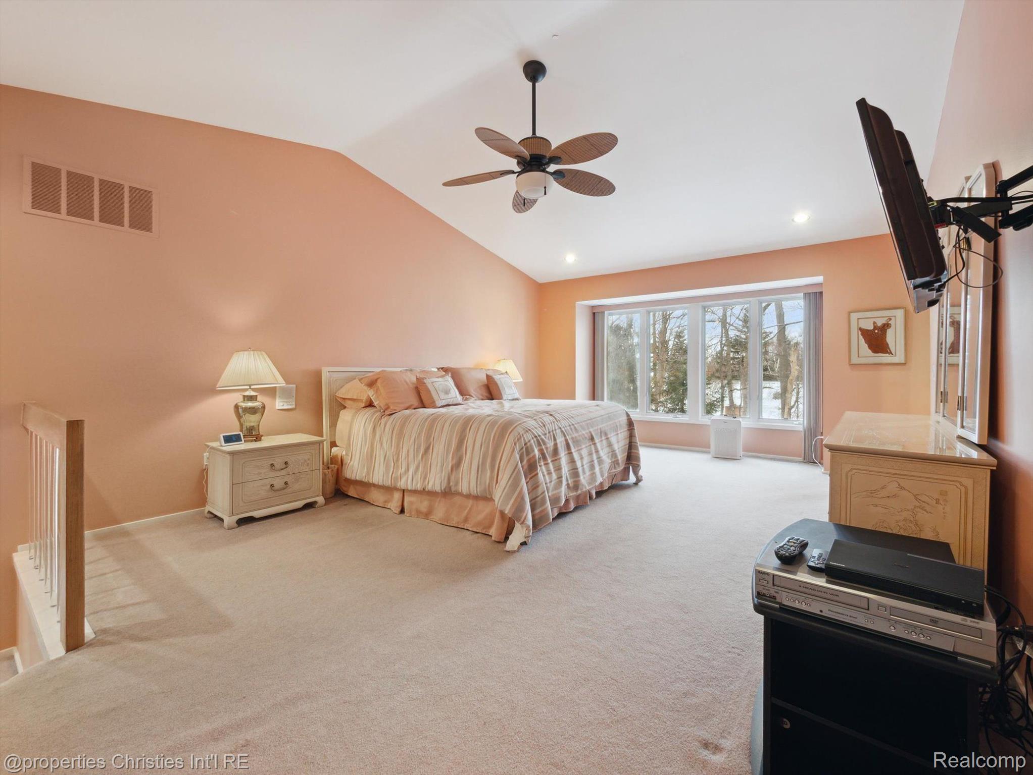 2221 BLOOMFIELD WOODS Court