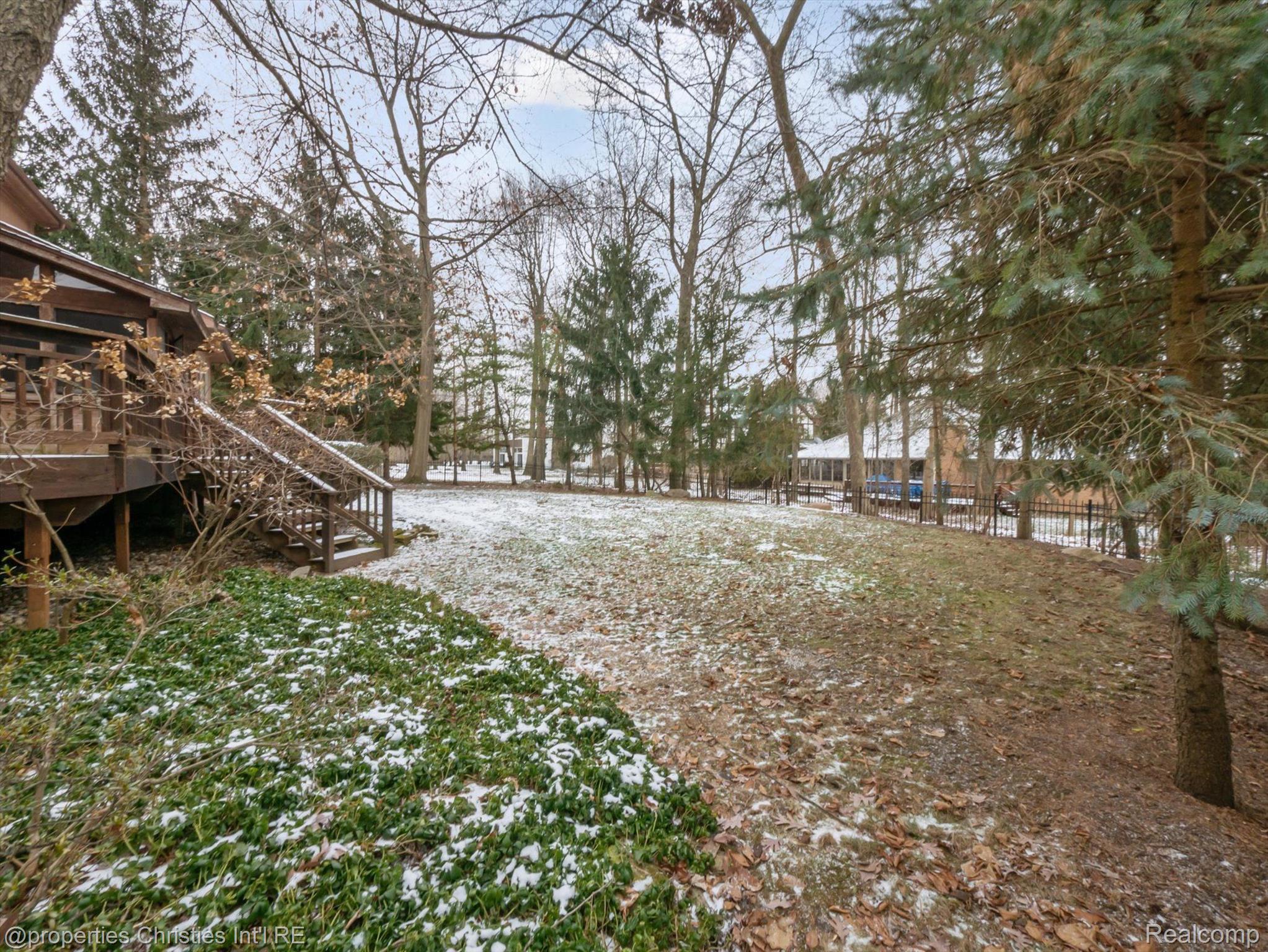 2221 BLOOMFIELD WOODS Court