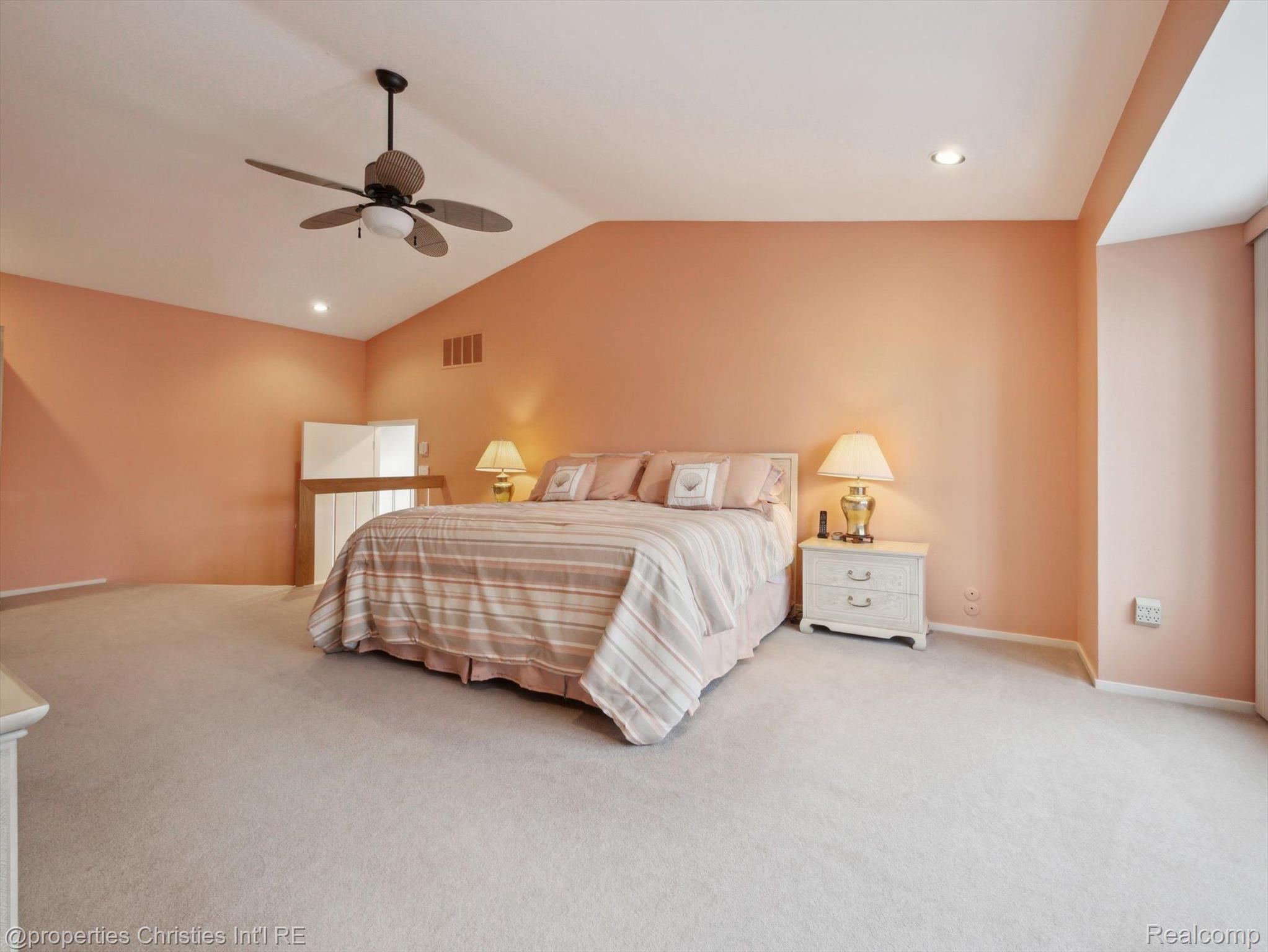 2221 BLOOMFIELD WOODS Court