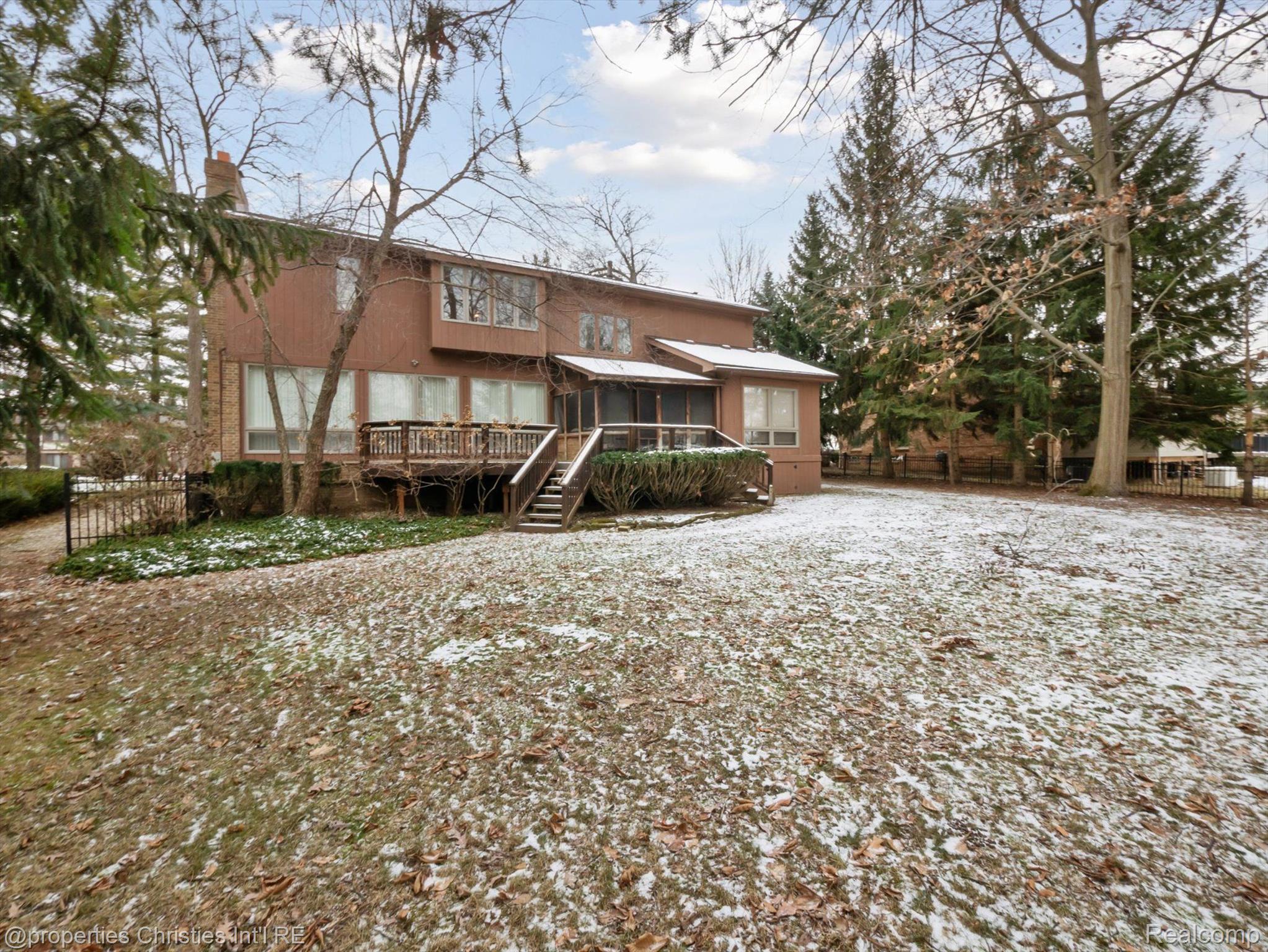 2221 BLOOMFIELD WOODS Court