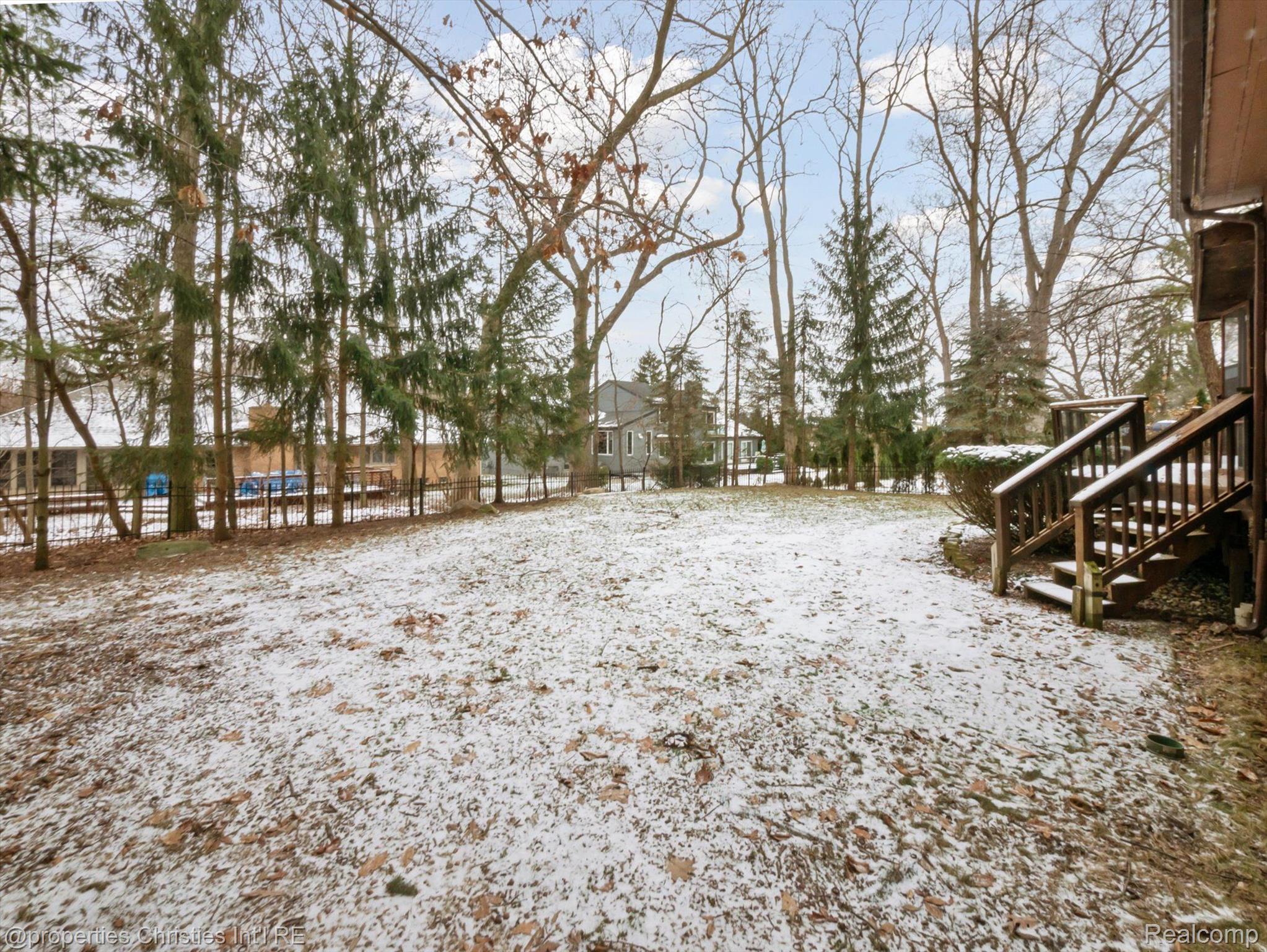 2221 BLOOMFIELD WOODS Court