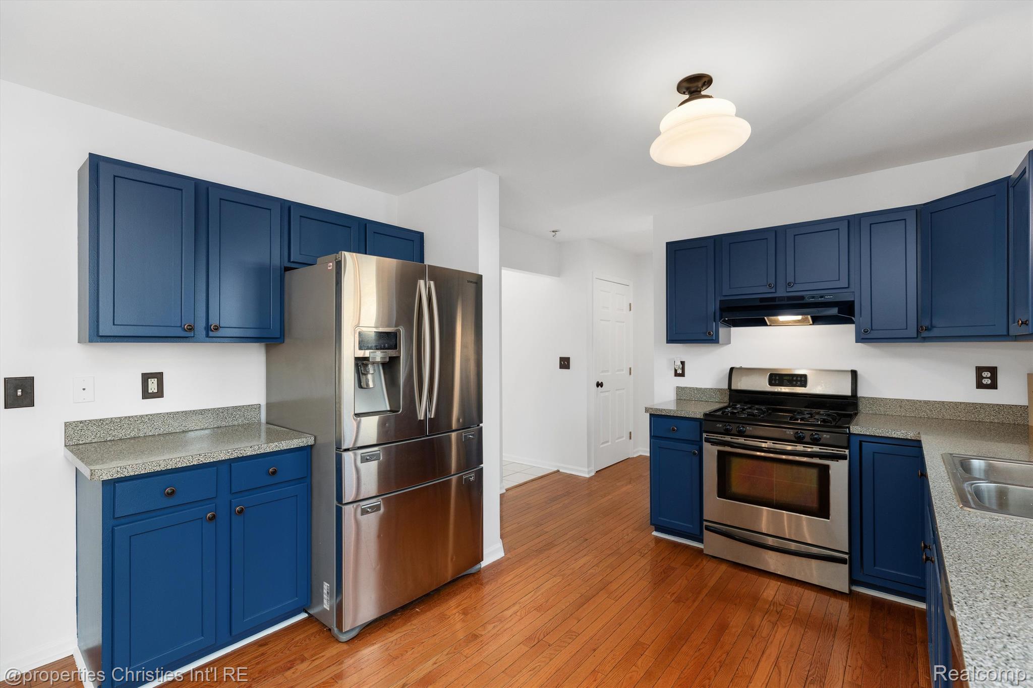 420 W TROY Street