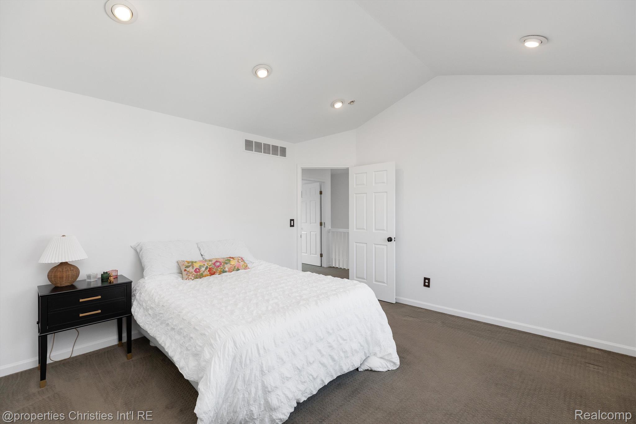 420 W TROY Street