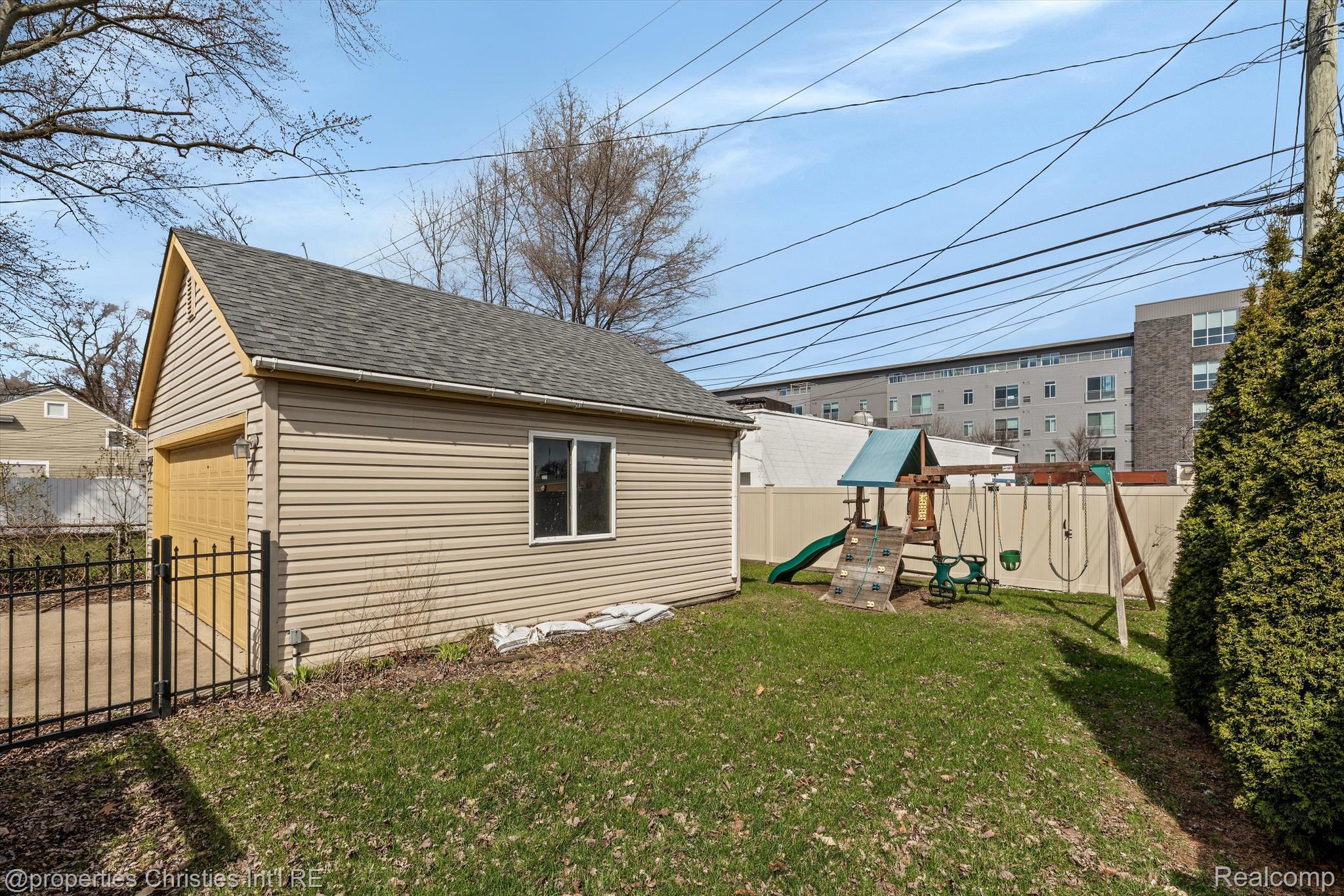 420 W TROY Street