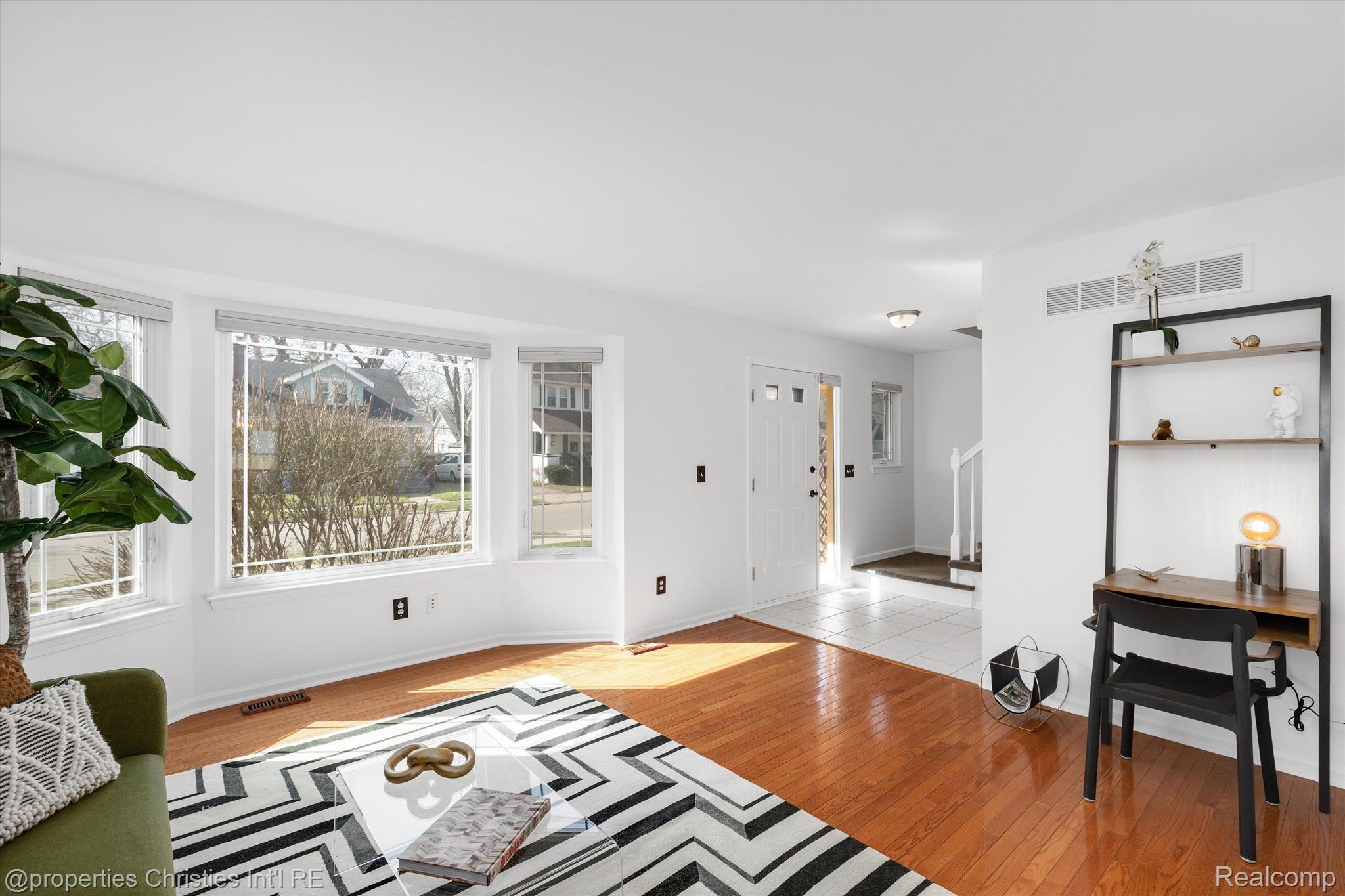 420 W TROY Street