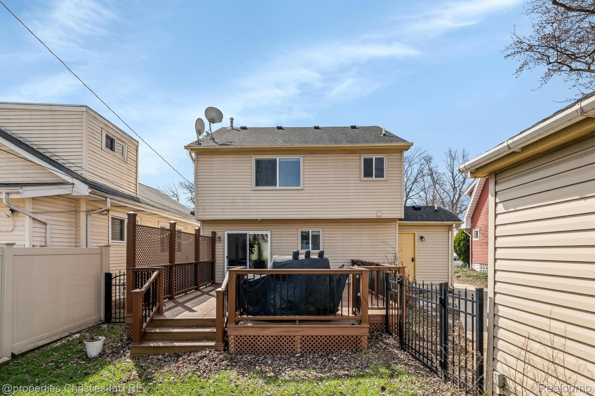 420 W TROY Street