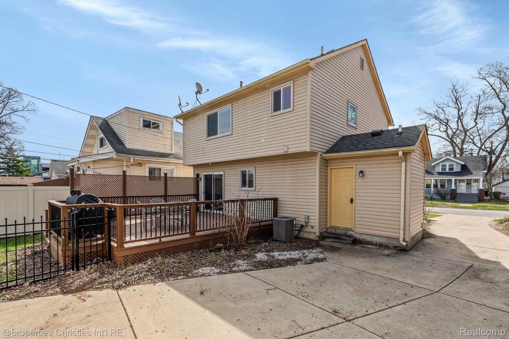 420 W TROY Street
