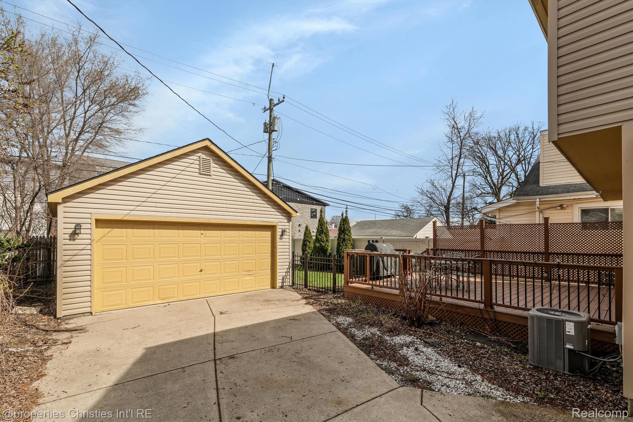 420 W TROY Street
