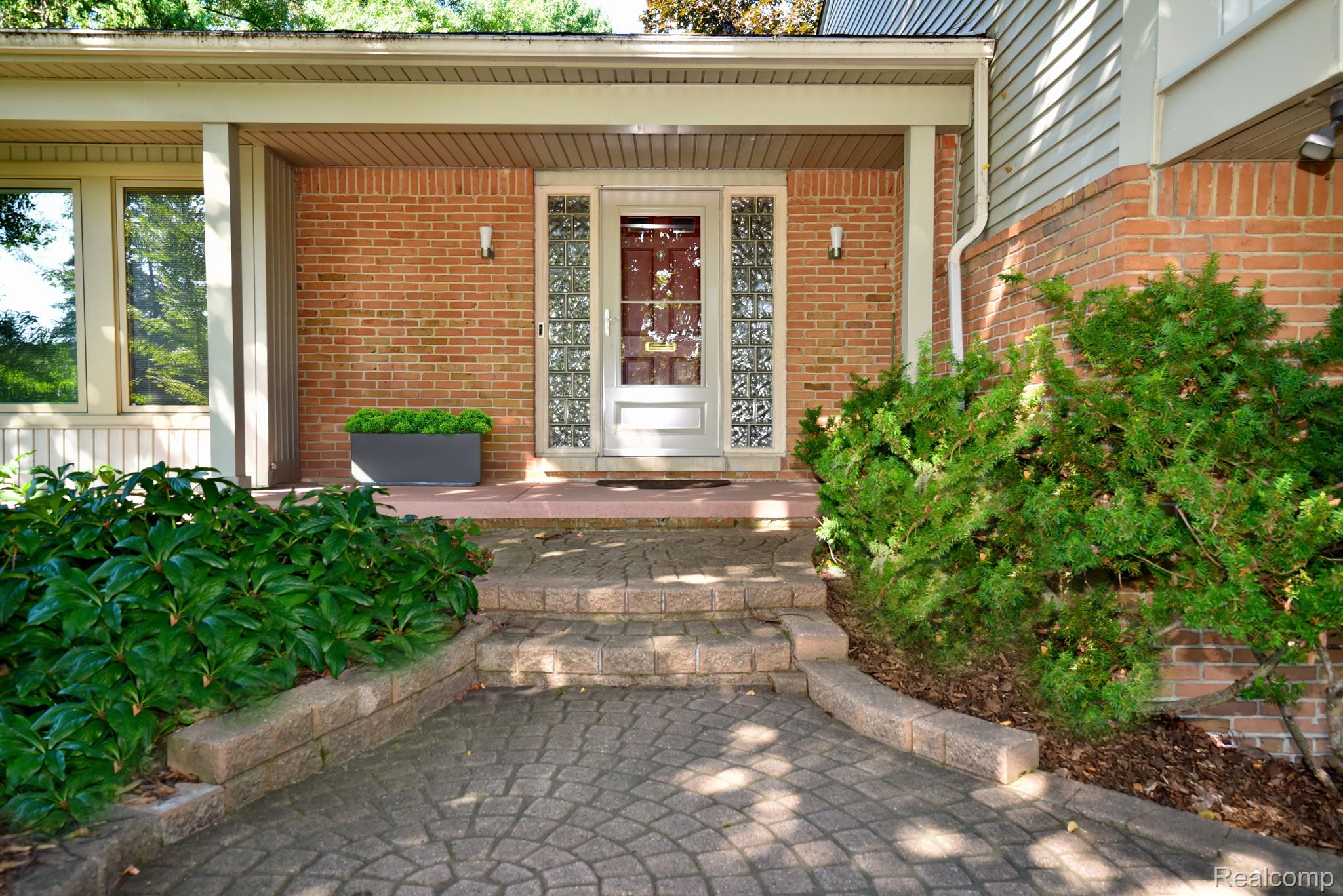 28107 NEW BEDFORD Drive
