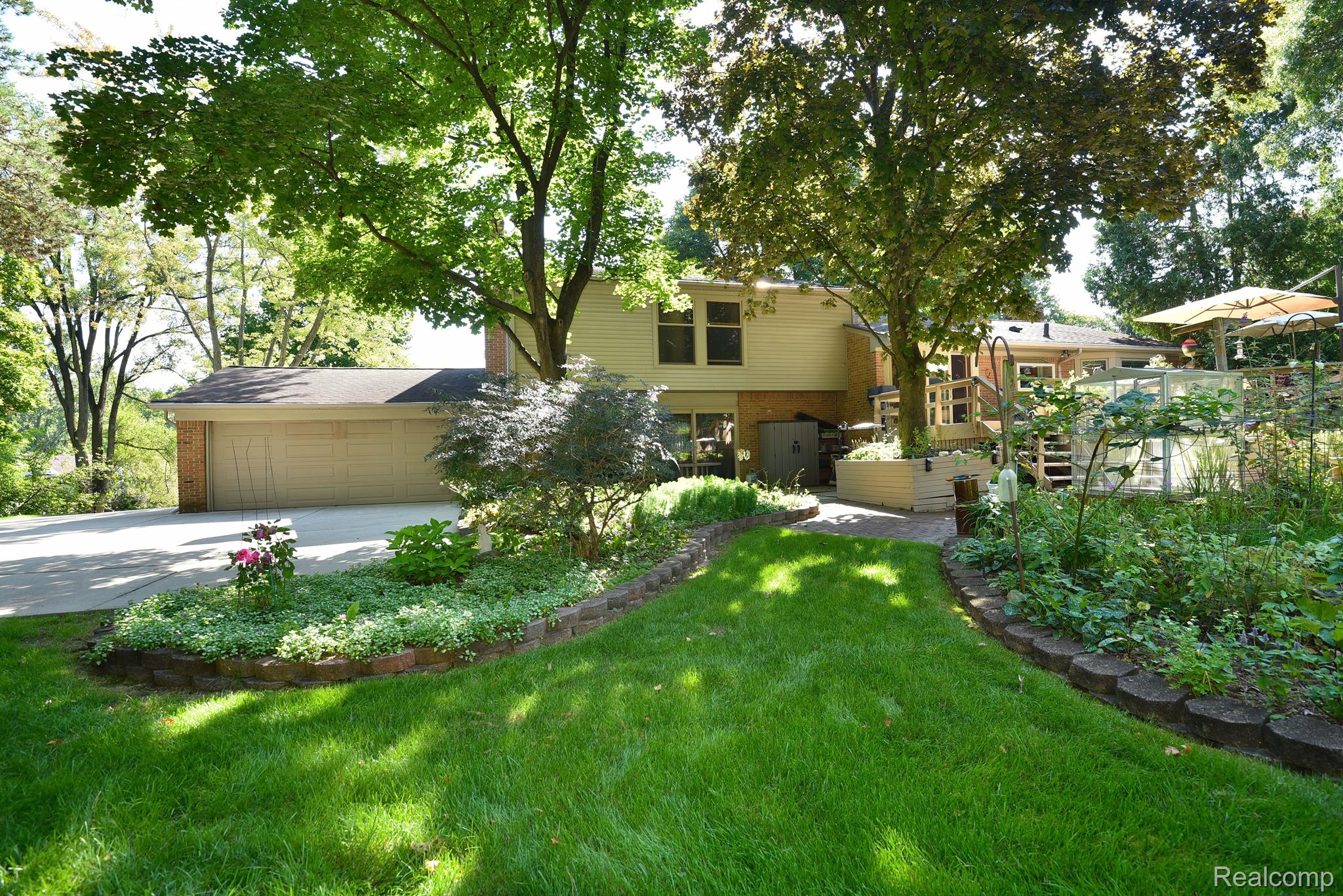 28107 NEW BEDFORD Drive