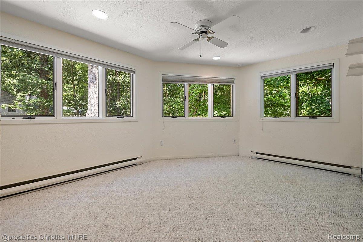 34448 Quaker Valley Road