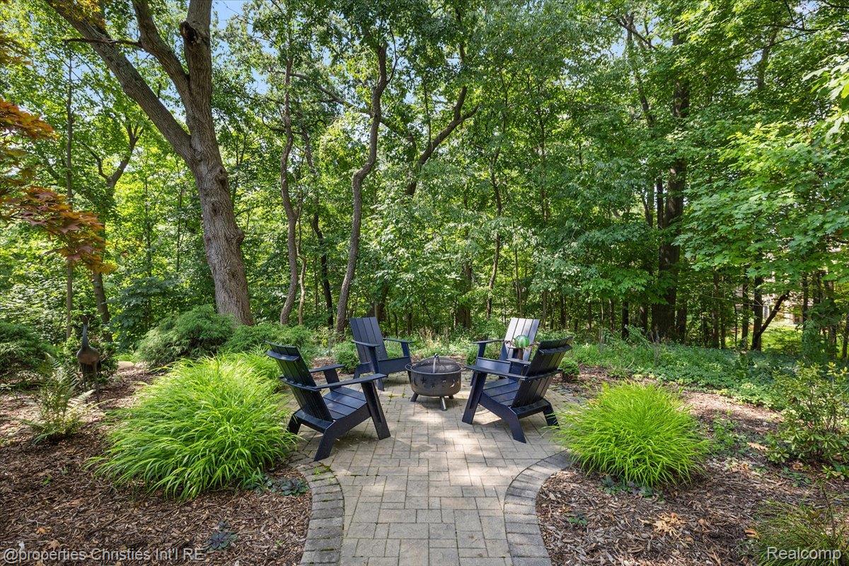 4647 Private Lake Drive