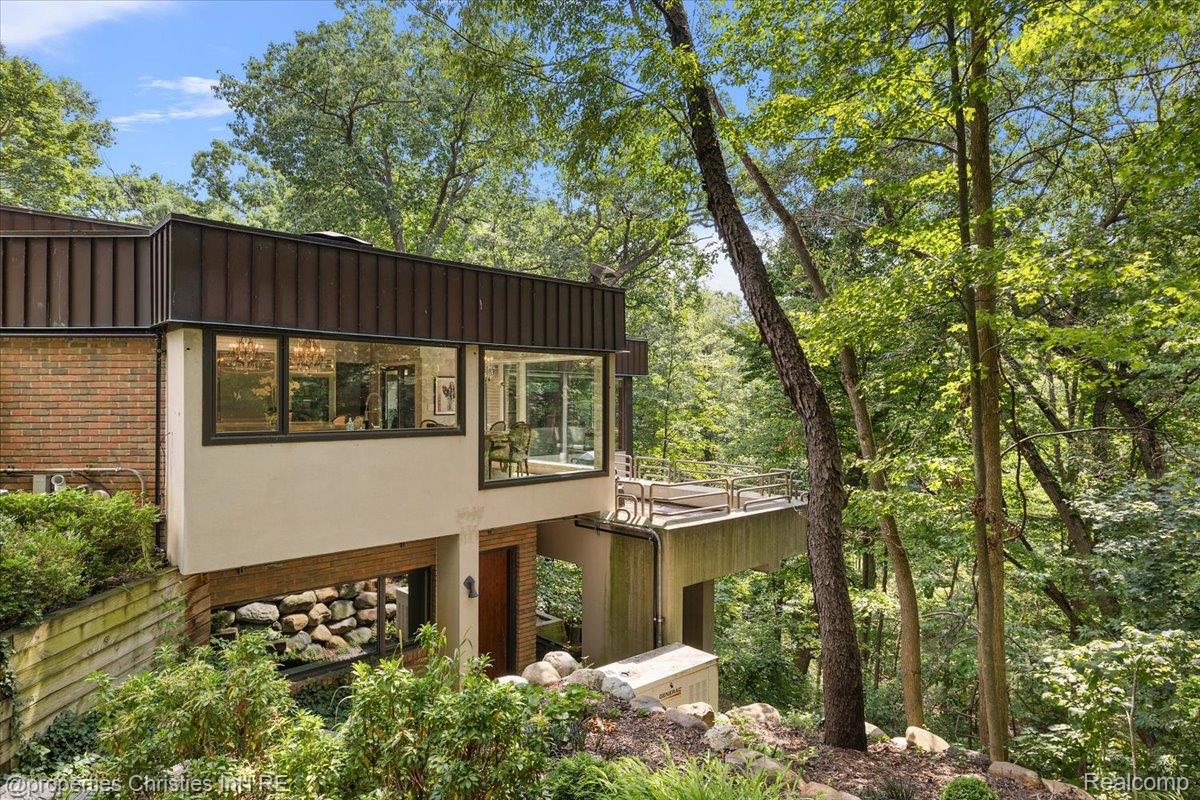 4647 Private Lake Drive