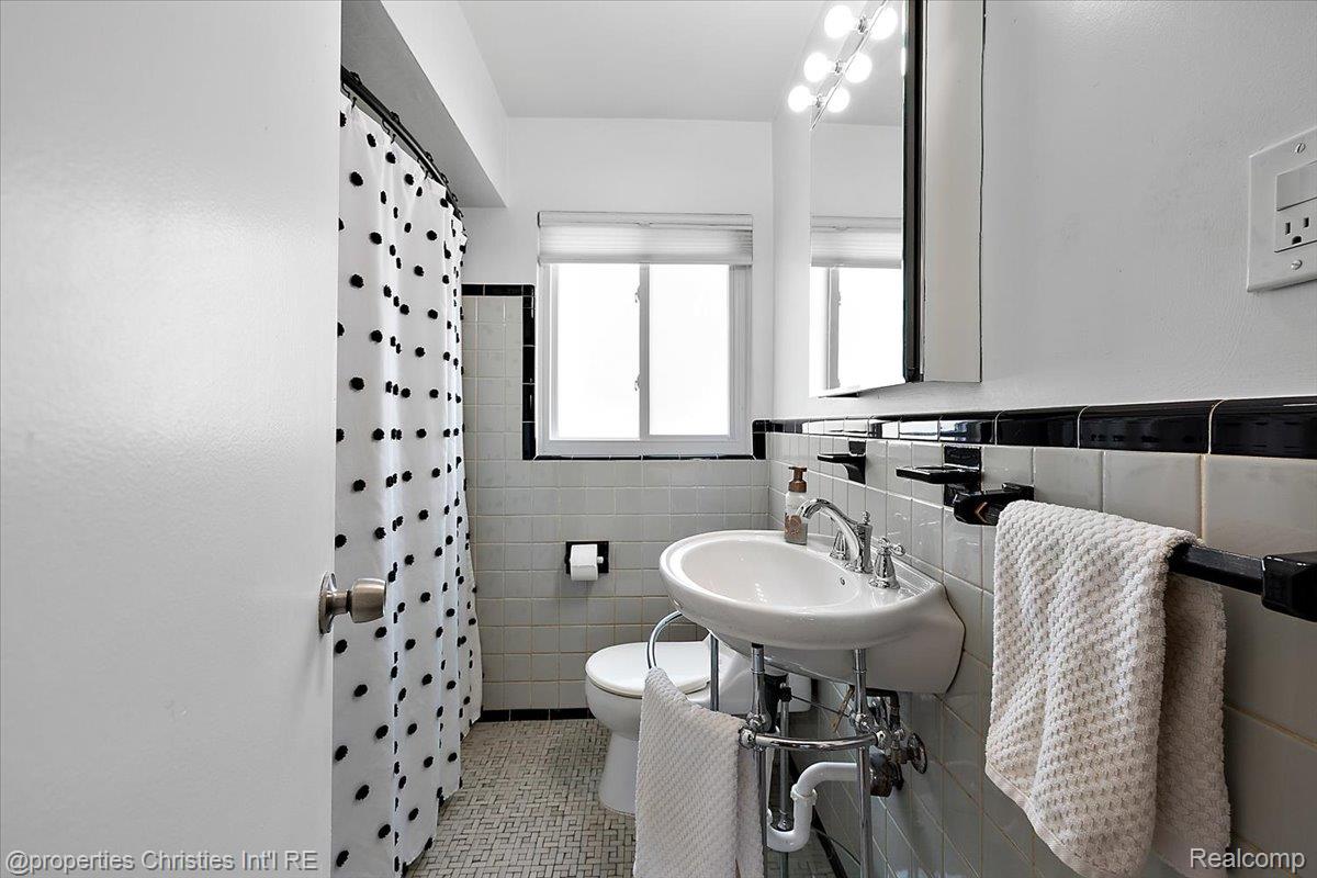 8441 Northfield Boulevard