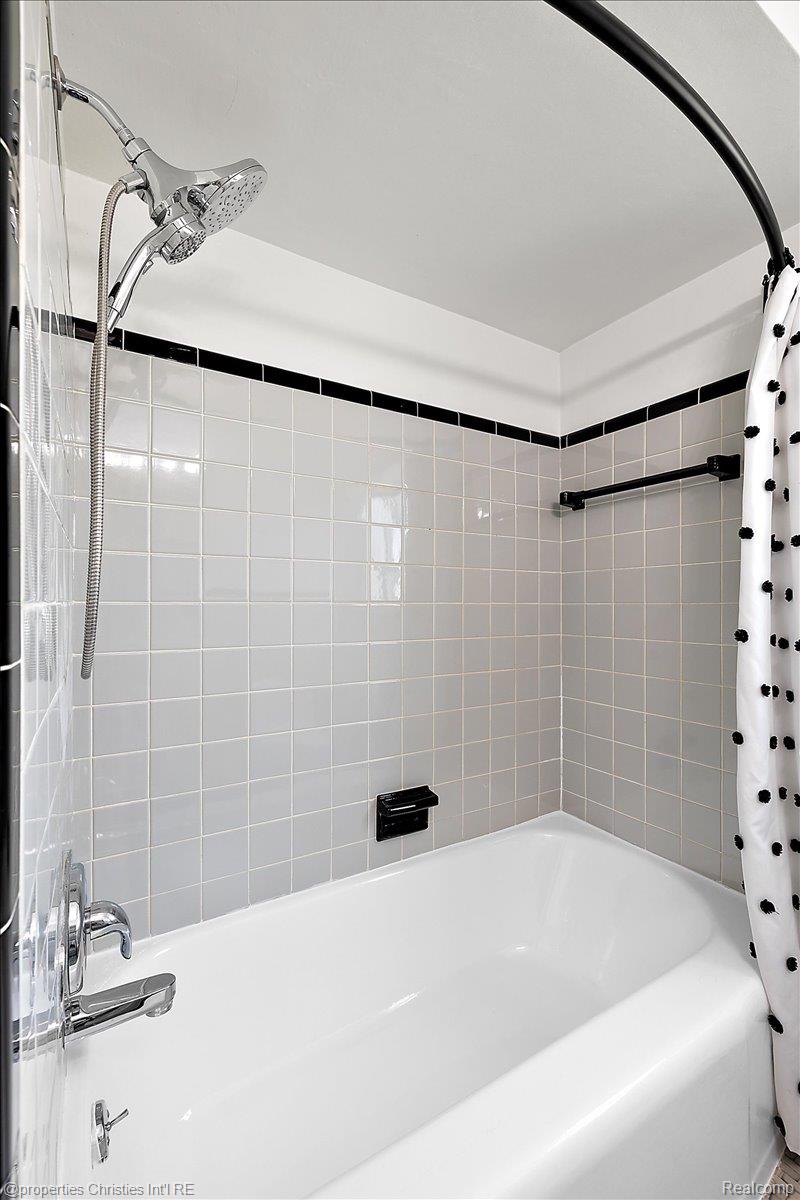 8441 Northfield Boulevard