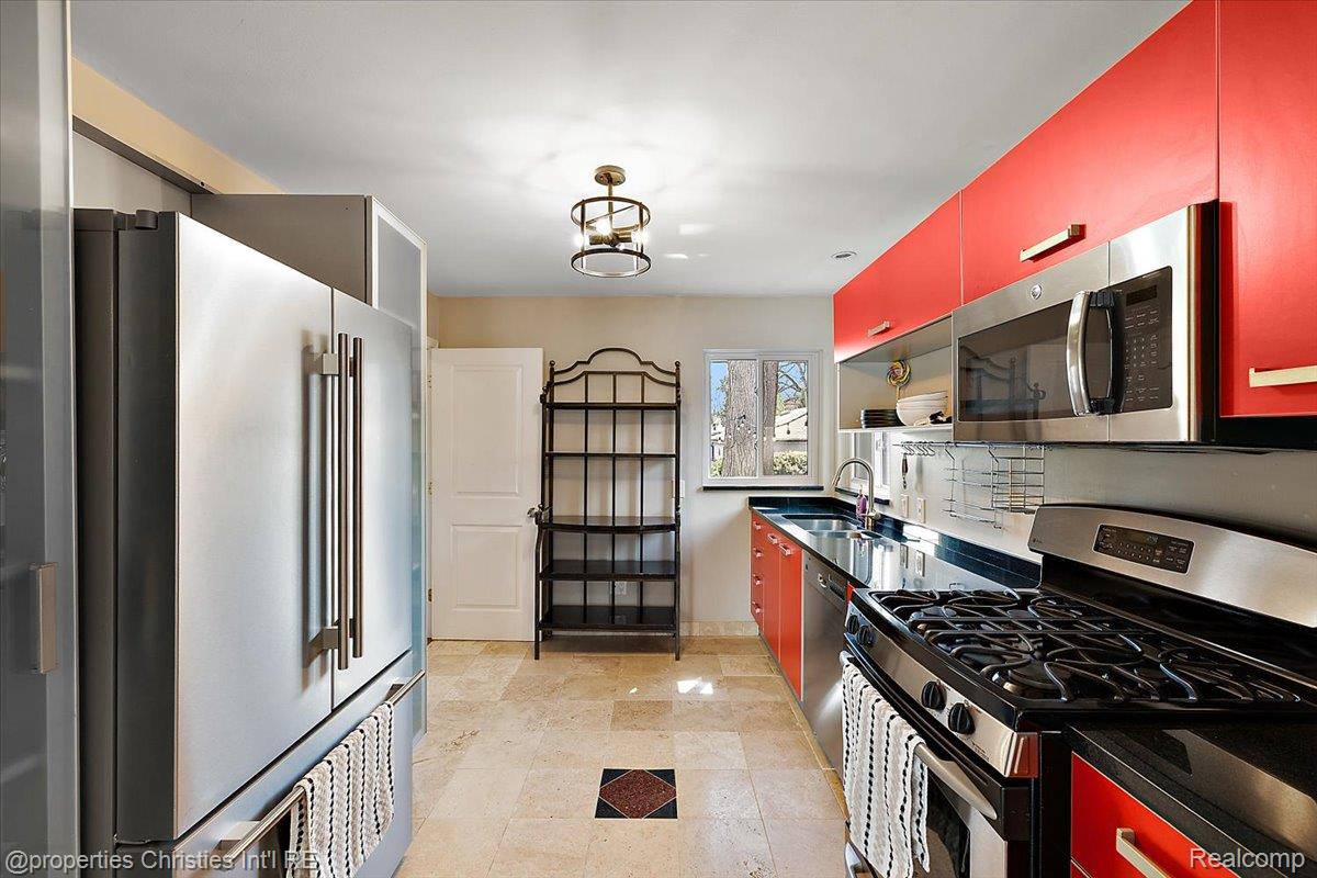 8441 Northfield Boulevard