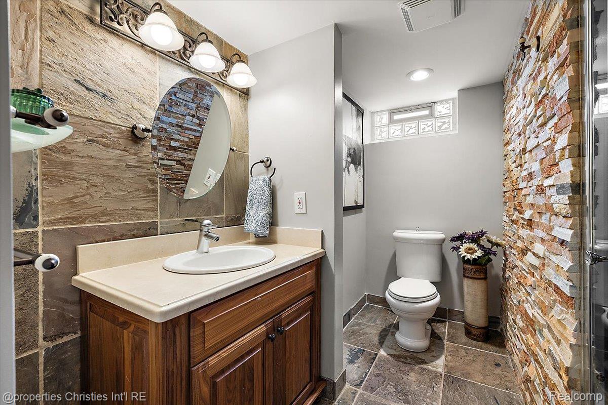 8441 Northfield Boulevard