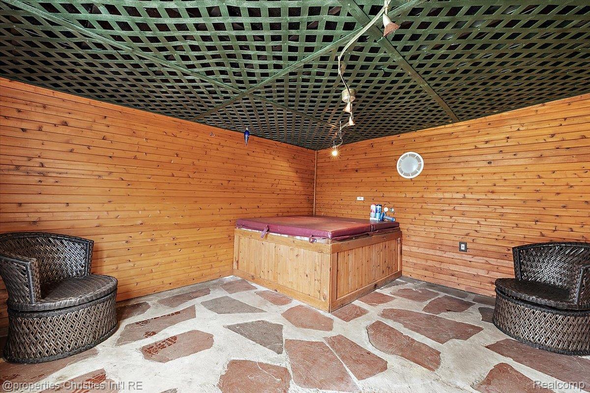 8441 Northfield Boulevard