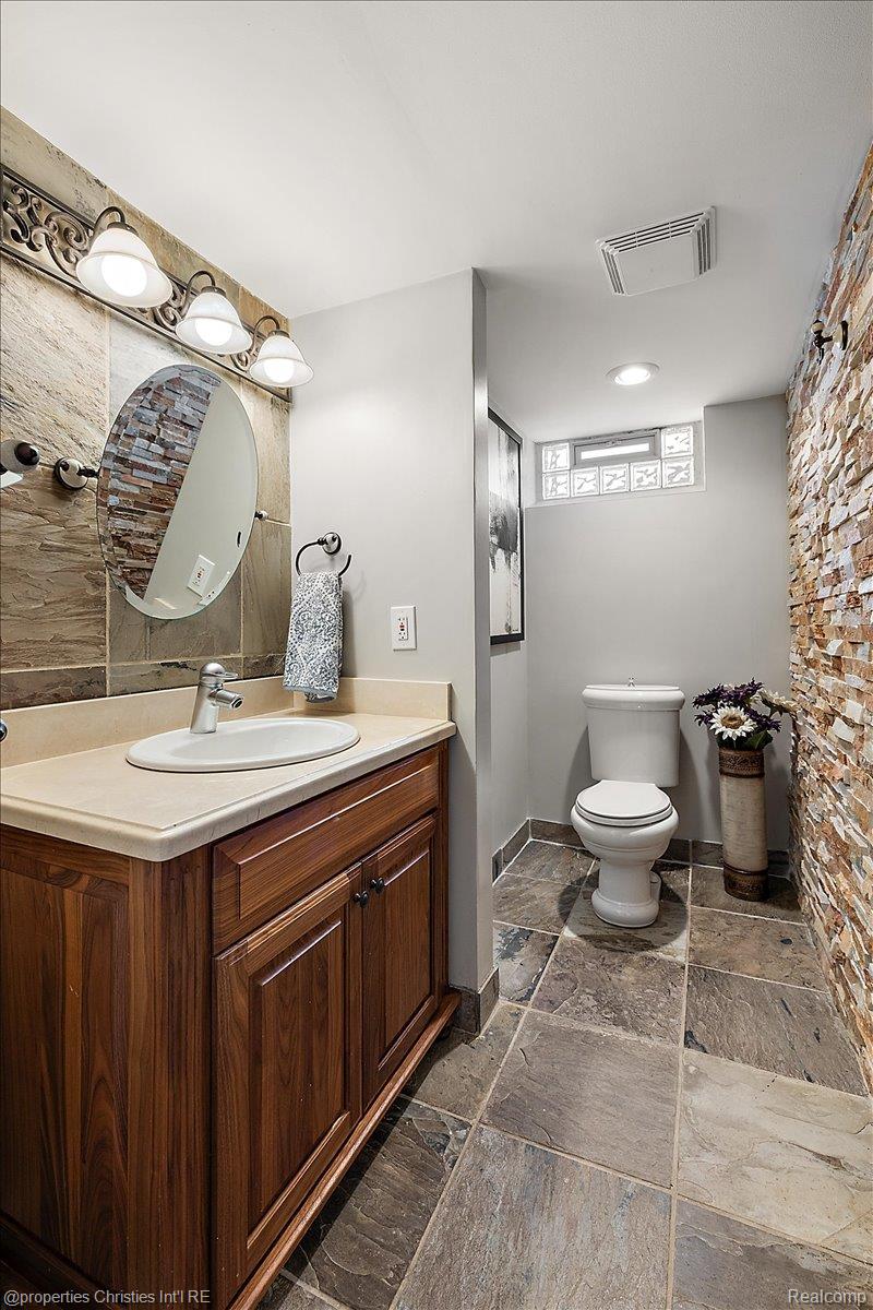 8441 Northfield Boulevard