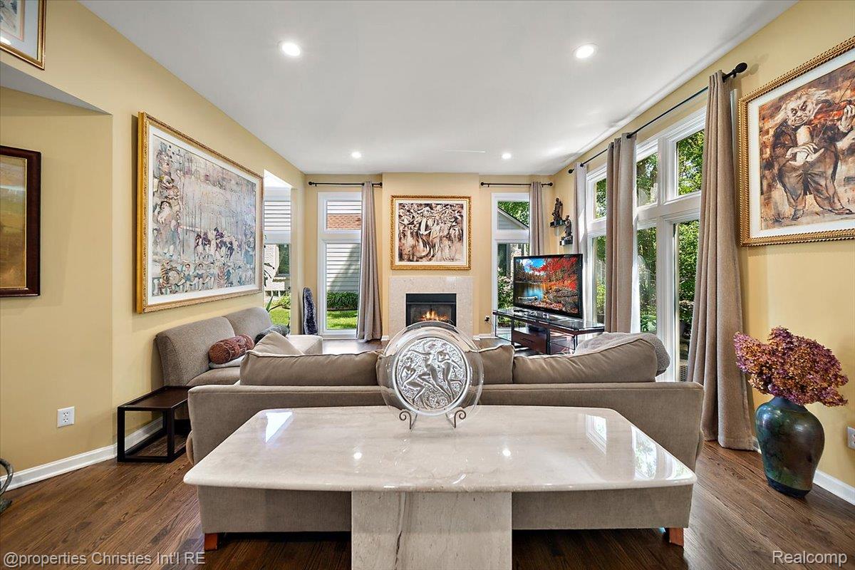 2685 Elizabeth Lane