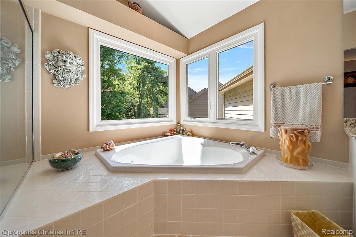 2685 Elizabeth Lane