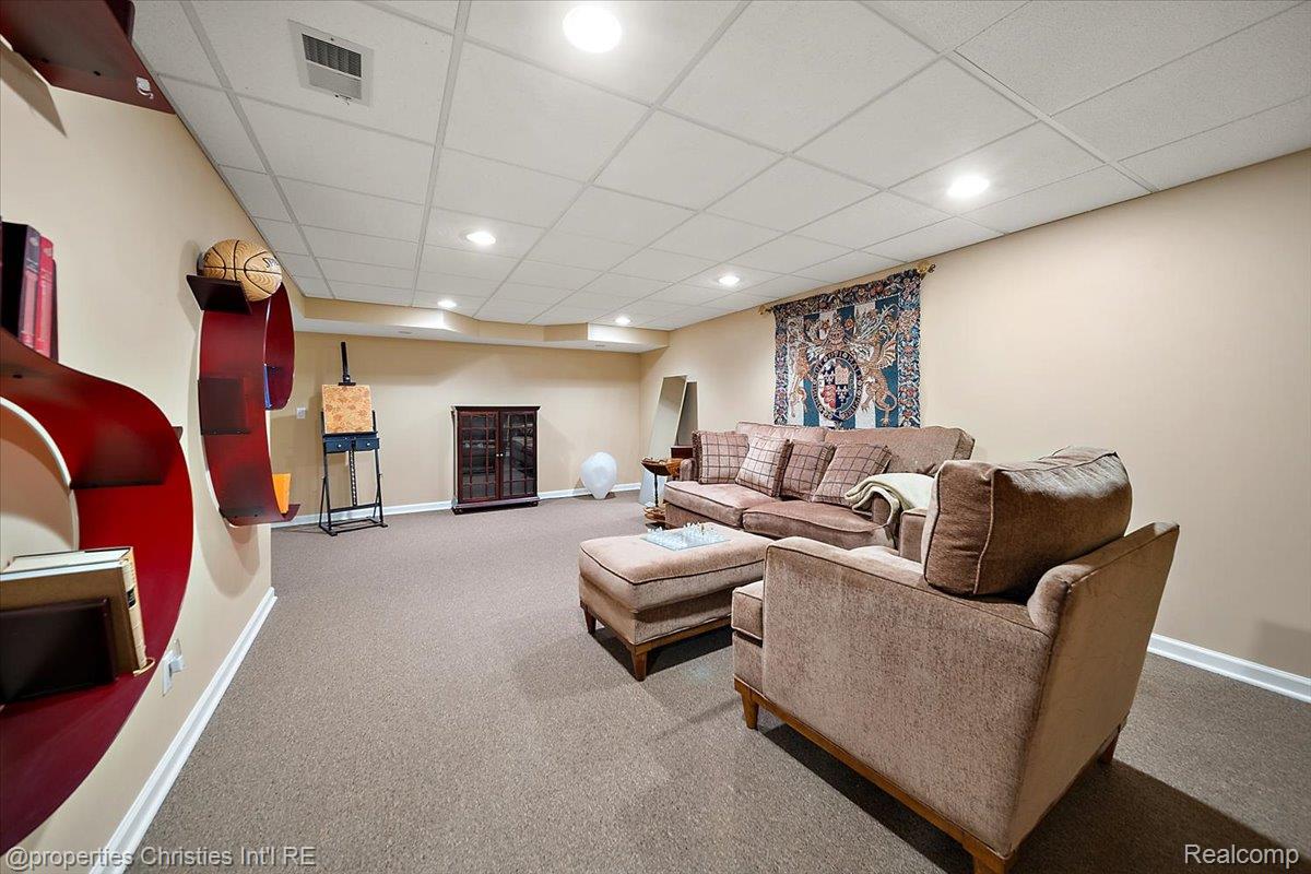 2685 Elizabeth Lane