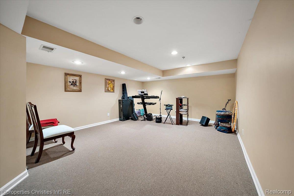 2685 Elizabeth Lane
