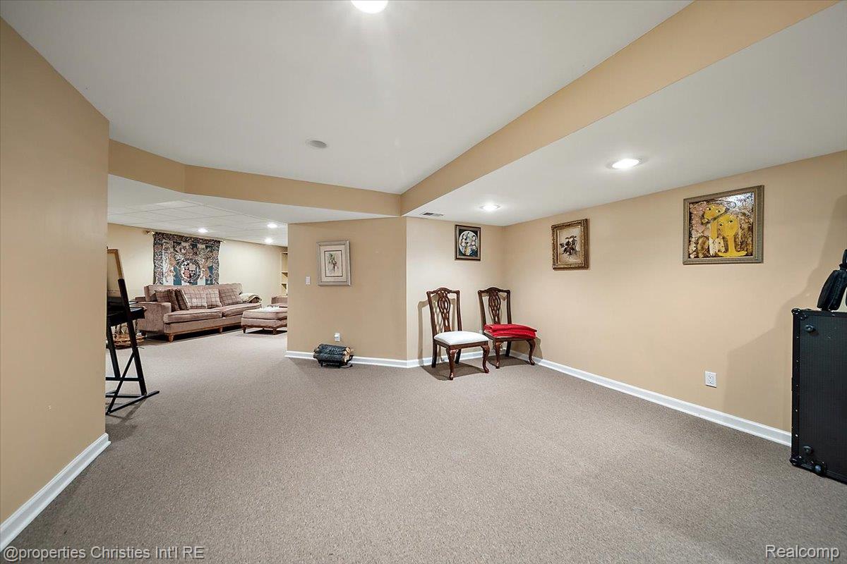 2685 Elizabeth Lane