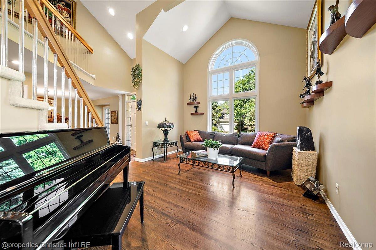 2685 Elizabeth Lane