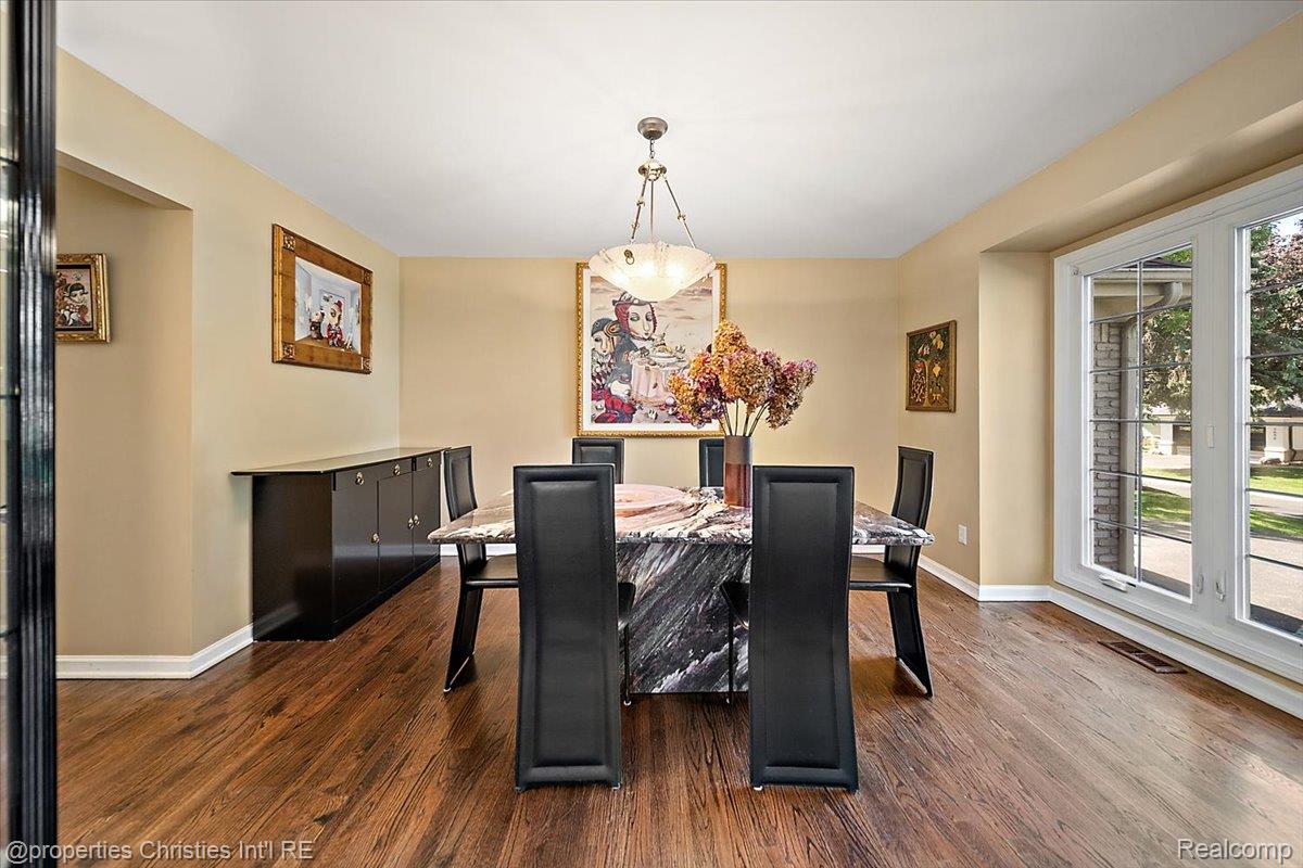2685 Elizabeth Lane