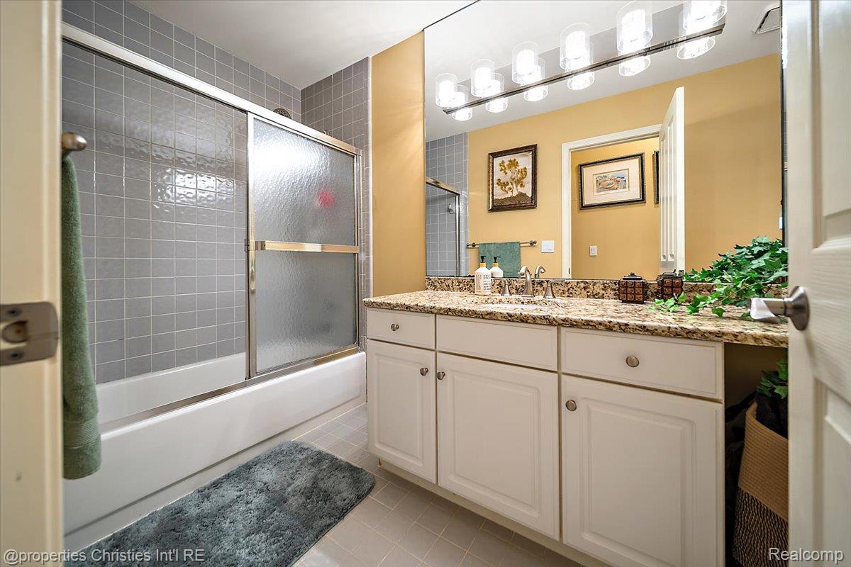 2685 Elizabeth Lane