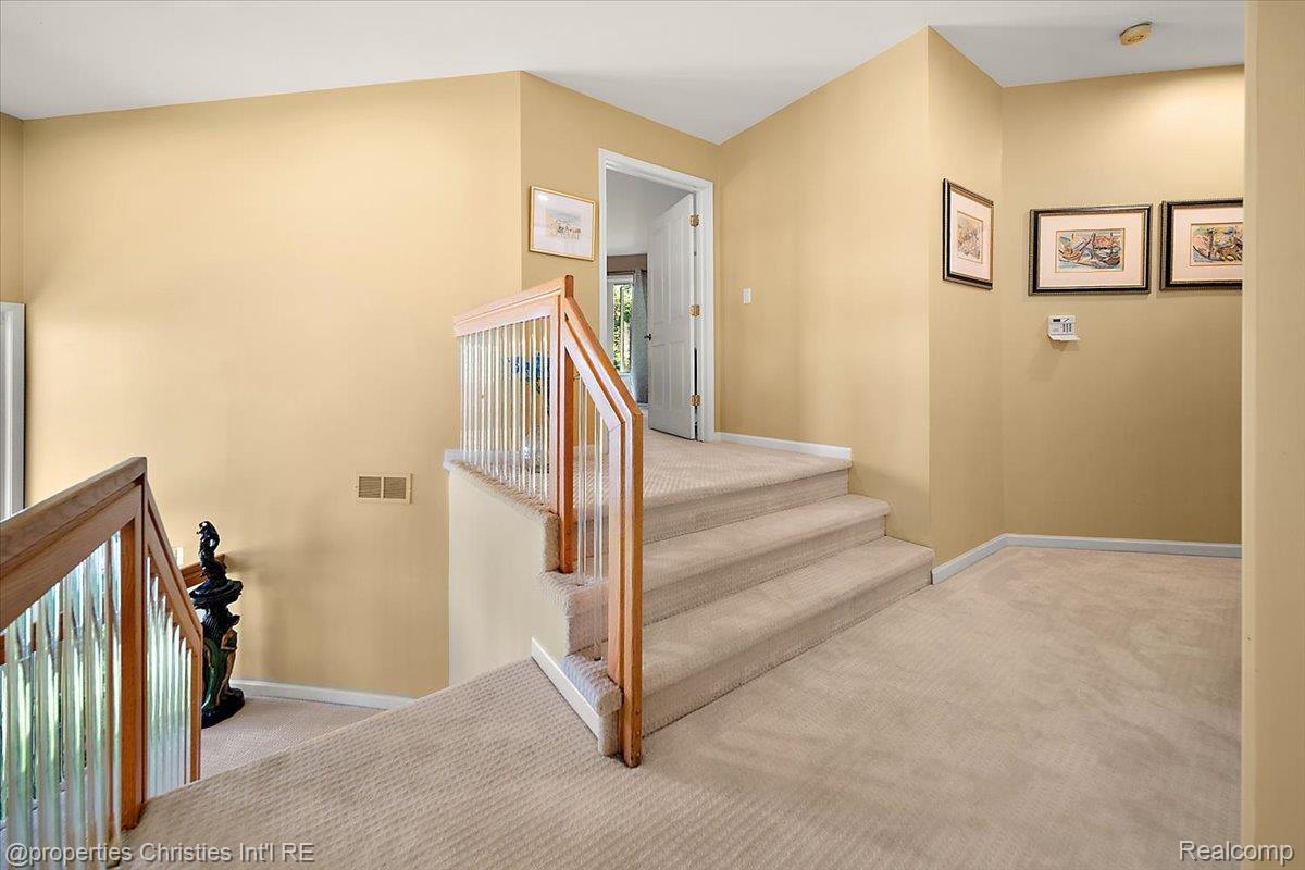 2685 Elizabeth Lane