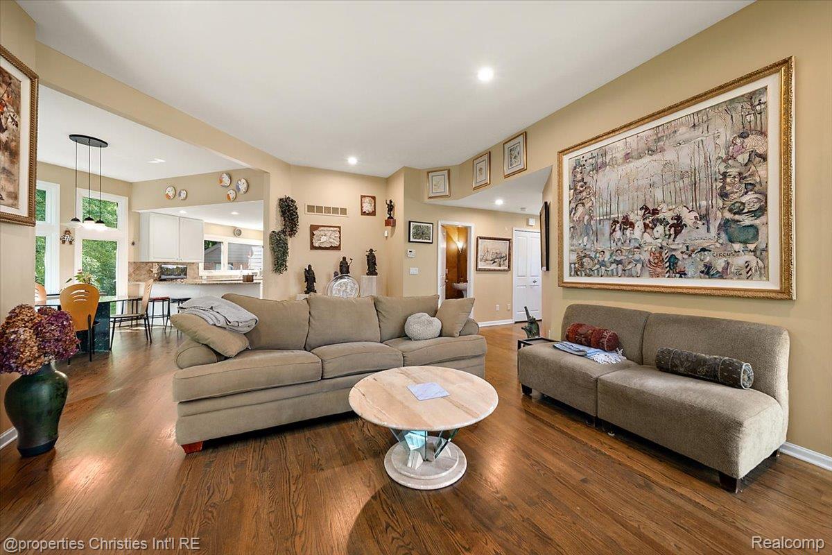 2685 Elizabeth Lane