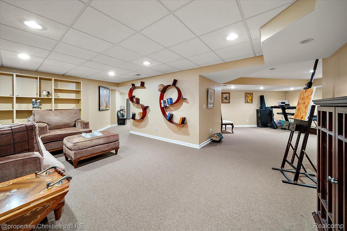 2685 Elizabeth Lane