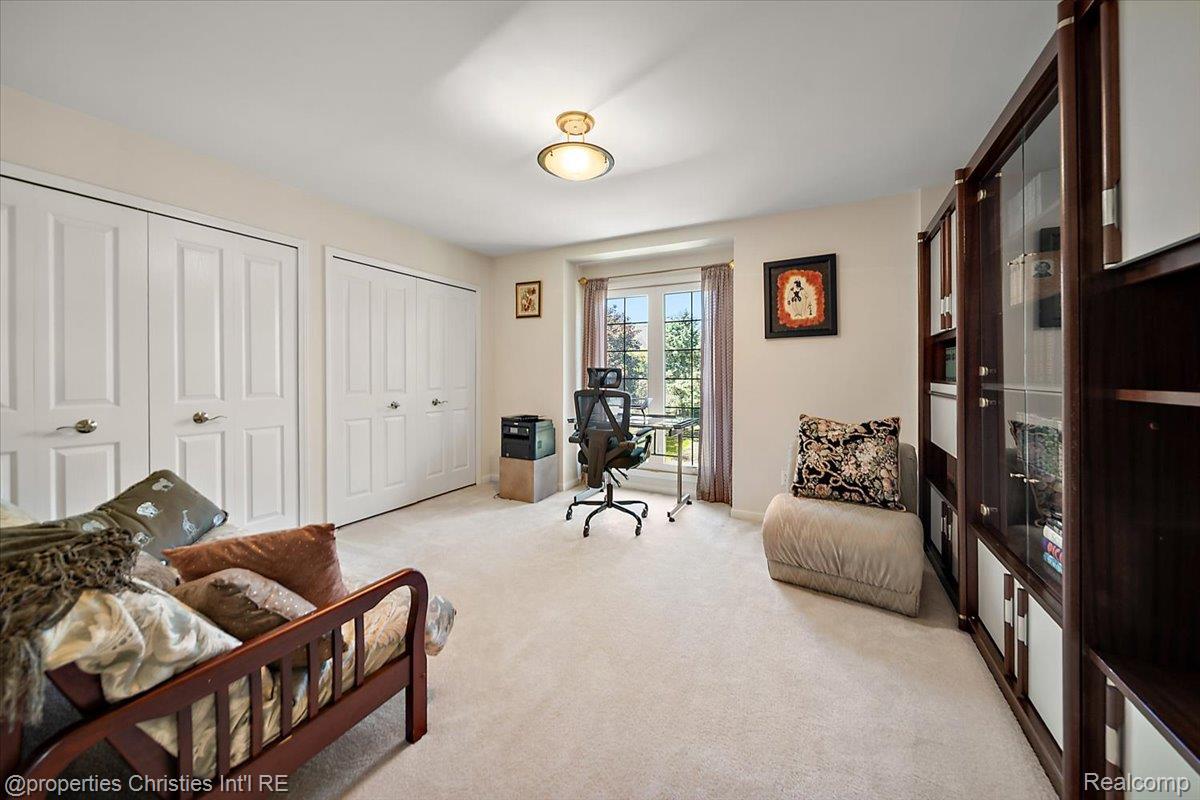 2685 Elizabeth Lane