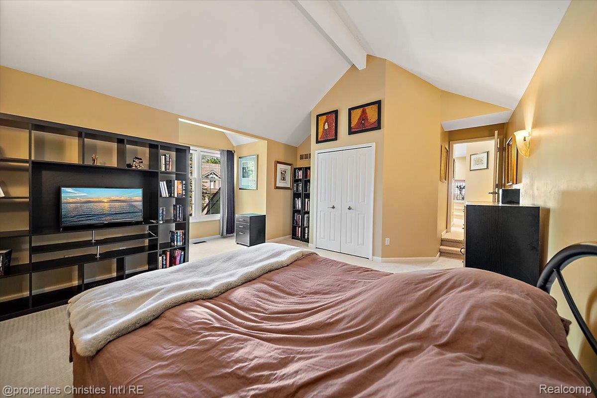 2685 Elizabeth Lane
