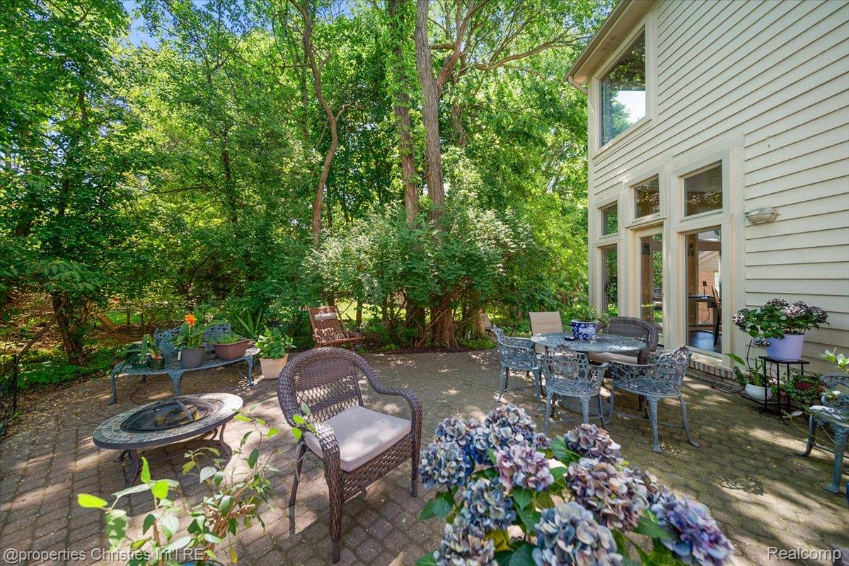 2685 Elizabeth Lane