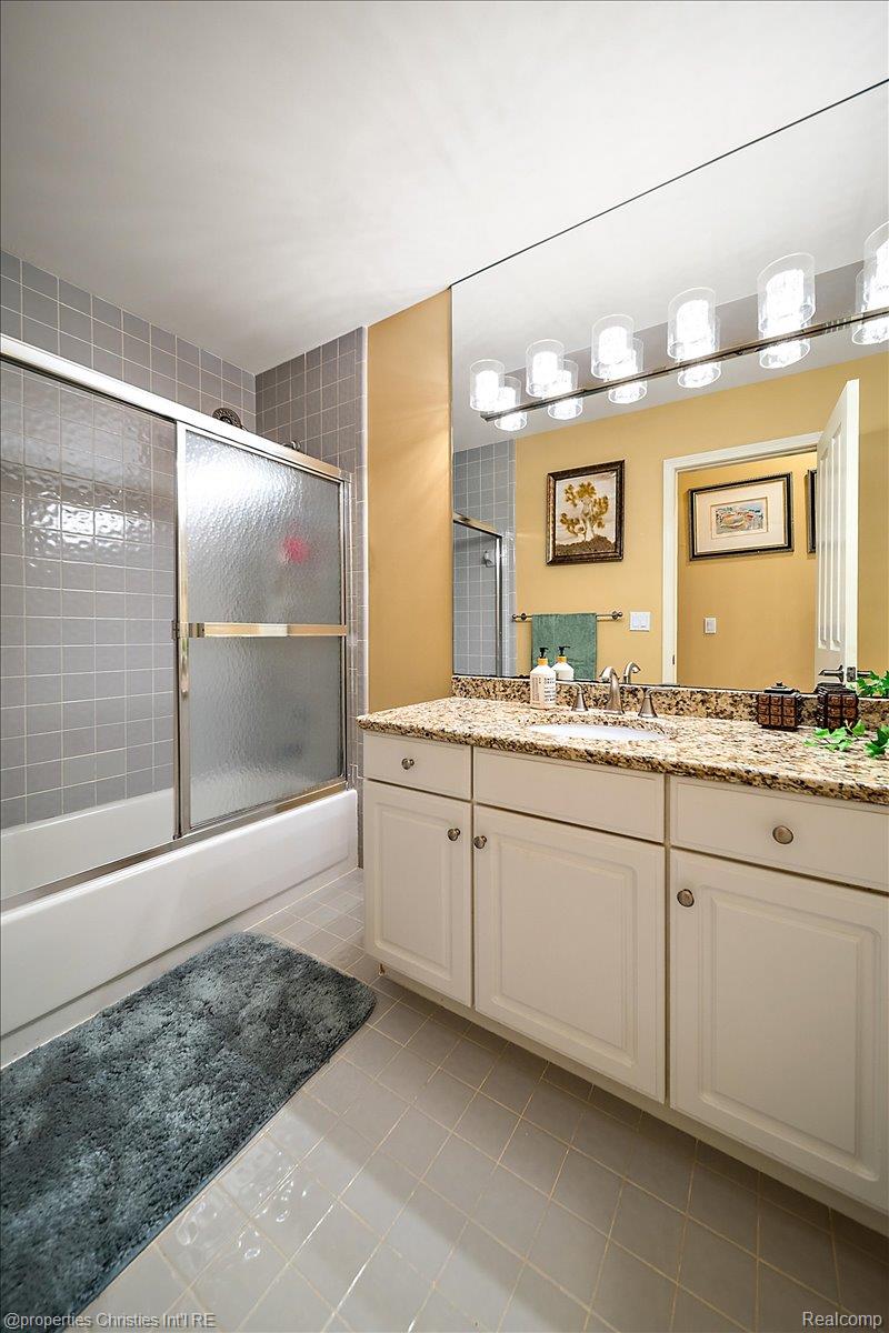 2685 Elizabeth Lane