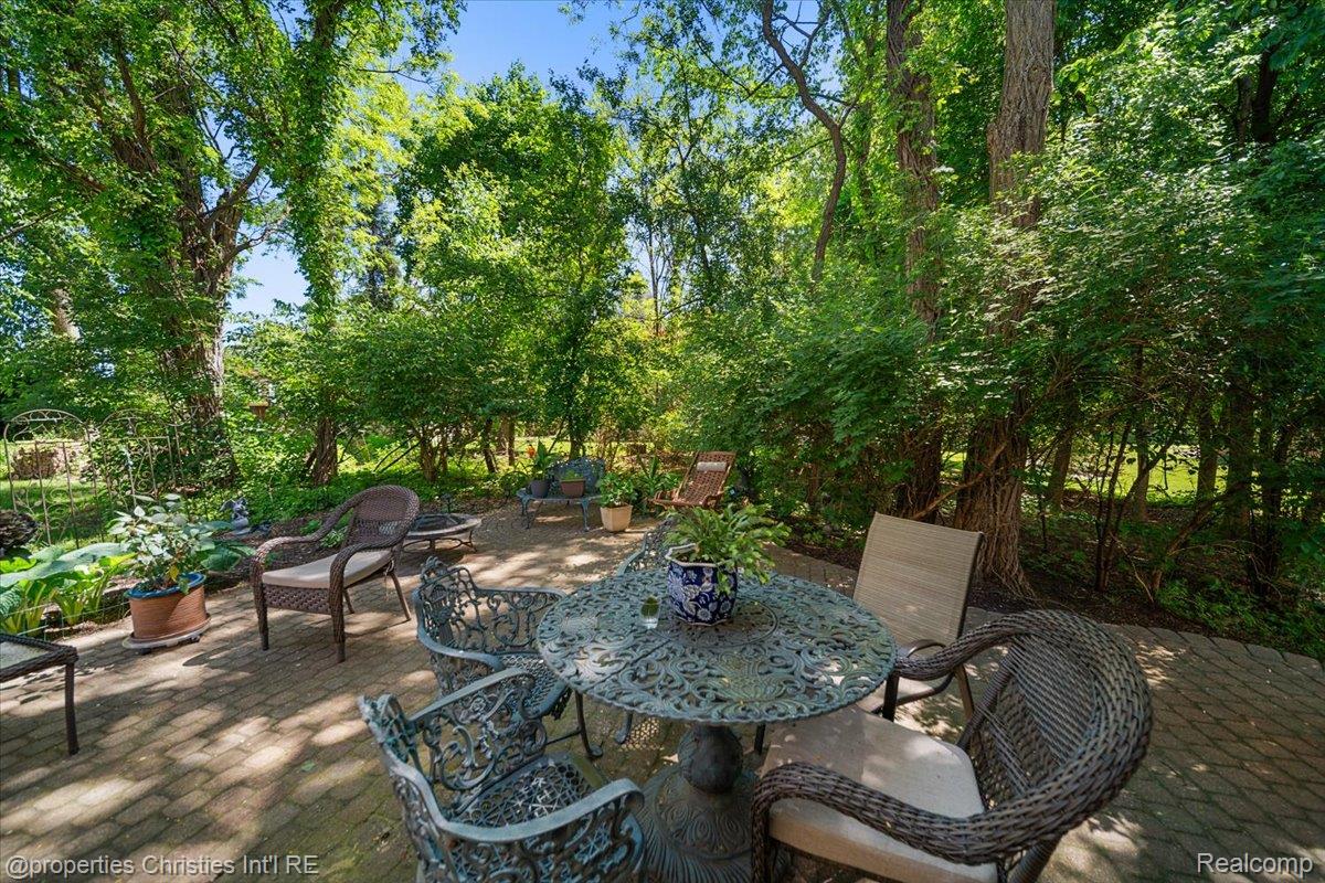 2685 Elizabeth Lane
