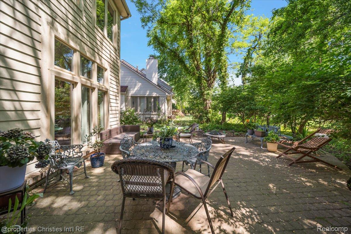 2685 Elizabeth Lane