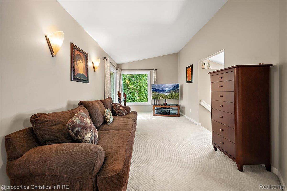 2685 Elizabeth Lane